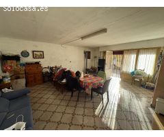 TORRELLES TERRENO EN VENTA  CON  EDIFICACIÓN DE 43m2 Y SUMINISTROS DE ALTA
