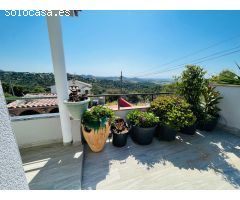 Espectacular chalet en Mas Mora: Dos viviendas en una, con piscina y zona de barbacoa
