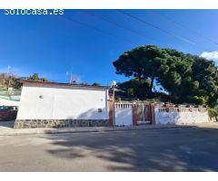 Terreno con piscina y edificación