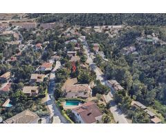 MAGNÍFICA PARCELA EN LA URBANIZACIÓN LA VALL DE SANTA SUSANNA!