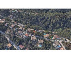 MAGNÍFICA PARCELA EN LA URBANIZACIÓN LA VALL DE SANTA SUSANNA!