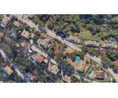 MAGNÍFICA PARCELA EN LA URBANIZACIÓN LA VALL DE SANTA SUSANNA!