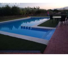 Se alquila chalet por 200 euros la noche de viernes o sábado, 400 euros fin de semana, 700 euros la 