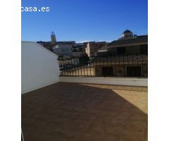 Inmobiliaria Jiménez Huèscar vende dúplex muy amplio en Pliego.