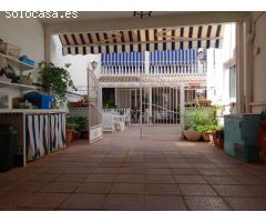Se vende casa señorial muy amplia con patio, terrazas y garaje