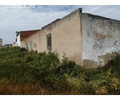 SOLAR EN LA ZONA DEL ALTO DE SAN ISIDRO, CON ACCESO A 3 CALLES