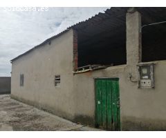 SOLAR EN LA ZONA DEL ALTO DE SAN ISIDRO, CON ACCESO A 3 CALLES