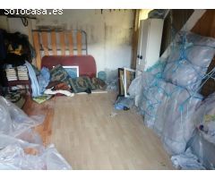 CASA EN LA ZONA DE SANTA ELENA PARA REFORMAR, CON GARAJE