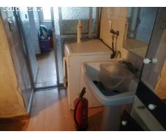CASA EN LA ZONA DE SANTA ELENA PARA REFORMAR, CON GARAJE