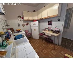 PISO EN VENTA ZONA CANDELARIA PARA REFORMAR, 3 DORMITORIOS, 2 BAÑOS, TERRAZA