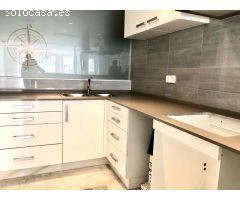 APARTAMENTO EN VENTA DE 3 D CON VISTAS AL PUERTO DEPORTIVO DE TORREVIEJA.