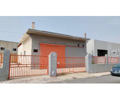 SE VENDE NAVE EN EL POLIGONO INDUSTRIAL CASA GRANDE DE TORREVIEJA