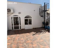 SE VENDE BUNGALOW JUNTO  AL  LAGO ROSA  EN TORREVIEJA
