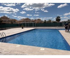 SE VENDE BUNGALOW JUNTO  AL  LAGO ROSA  EN TORREVIEJA