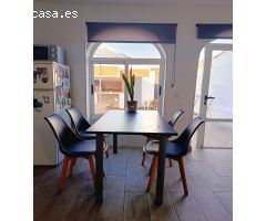 SE VENDE BUNGALOW JUNTO  AL  LAGO ROSA  EN TORREVIEJA