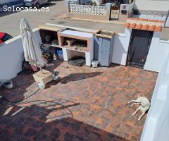 SE VENDE BUNGALOW JUNTO  AL  LAGO ROSA  EN TORREVIEJA