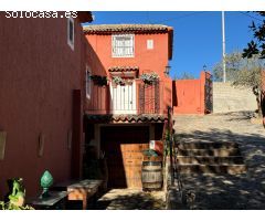 FINCA URBANA EN EL CENTRO DEL PUEBLO DE TORREMANZANAS.