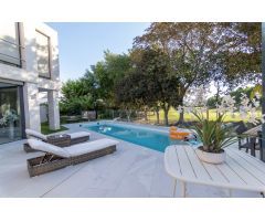 Impresionante chalet independiente en San Juan Playa