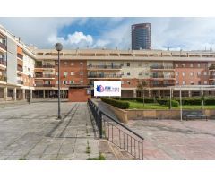 Amplia vivienda con terraza y excelentes vistas junto a la Iglesia del Cachorro – Triana Oeste