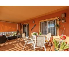 Exclusiva Vivienda Familiar en Aguas Nuevas con Piscina Privada y Amplios Espacios