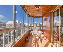 Oportunidad con vistas al mar de 3 dormitorios 2 baños y piscina