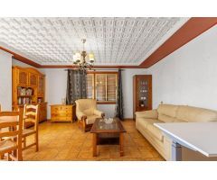 Oportunidad con vistas al mar de 3 dormitorios 2 baños y piscina
