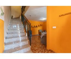 GRAN CASA EN ALBOLOTE CERCA DEL METRO!!!