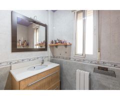 GRAN CASA EN ALBOLOTE CERCA DEL METRO!!!