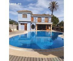 Explendido chalet en Totana, construido sobre una parcela de 1.600 m2.