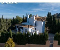 CHALET DE 3 DORMITORIOS. 2 BAÑOS. ESTILO TRADICIONAL MEDITERRÁNEO.