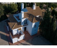 CHALET DE 3 DORMITORIOS. 2 BAÑOS. ESTILO TRADICIONAL MEDITERRÁNEO.