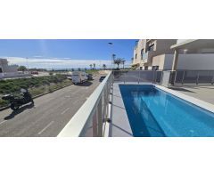 Exclusiva villa de lujo con 4 dormitorios y piscina privada a solo unos pasos de la playa!