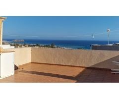 Apartamento de 2 dormitorios con vista al mar.