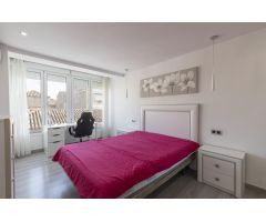 ¡Ático reformado  y listo para entrar a vivir en Granada! Zona Pajaritos – 6ª planta, muy luminoso.
