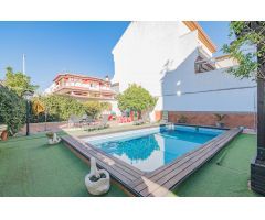 Encantador chalet ubicado en la mejor zona de Maracena, con Barbacoa y Piscina