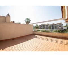???? Amplio piso con terraza y zonas comunes ajardinadas junto Avd. Federico García Lorca