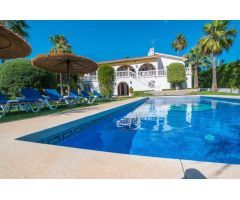 Villa de estilo andaluz en venta en Alta Vista, San Pedro