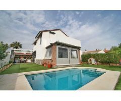 Chalet independiente y recientemente reformado en Calahonda