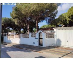 Oportunidad Única: Villa con Proyecto y Licencia en Exclusiva Urbanización de Golf
