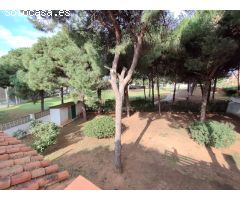 Oportunidad Única: Villa con Proyecto y Licencia en Exclusiva Urbanización de Golf