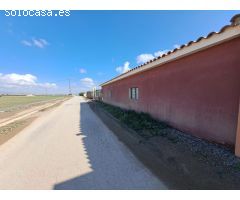 FINCA RURAL CON 4 VIVIENDAS Y NAVE