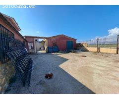 FINCA RURAL CON 4 VIVIENDAS Y NAVE