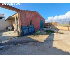 FINCA RURAL CON 4 VIVIENDAS Y NAVE