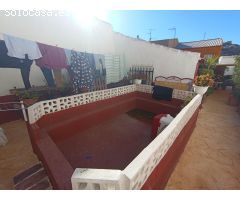 CASA DE PUEBLO CON GARAJE Y PATIO