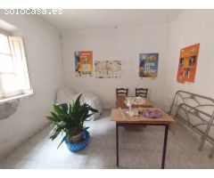 CASA CON PATIO JUNTO AL CENTRO DE PUERTO LUMBRERAS