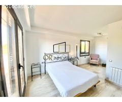 Atico dúplex de 4 habitaciones, terraza y 2 plazas de parquing en Poble nou, Vilafranca del Penedès