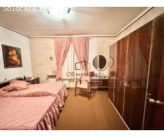Casa adosada de 3 habitaciones, terraza y garaje en Poble Nou, Vilafranca del Penedès