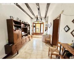 Amplia casa de 6 habitaciones con jardín para reformar en el corazón de Santa Margarida i els Monjos