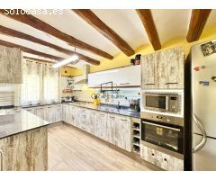 Casa de 5 habitaciones, 3 baños,  piscina y garaje en Les Cabanyes