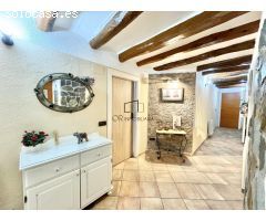 Casa de 5 habitaciones, 3 baños,  piscina y garaje en Les Cabanyes